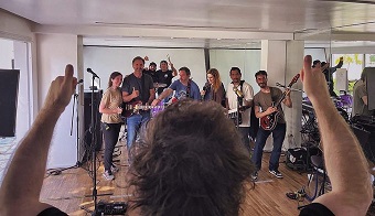 /imagenes/milei_canta1.jpg